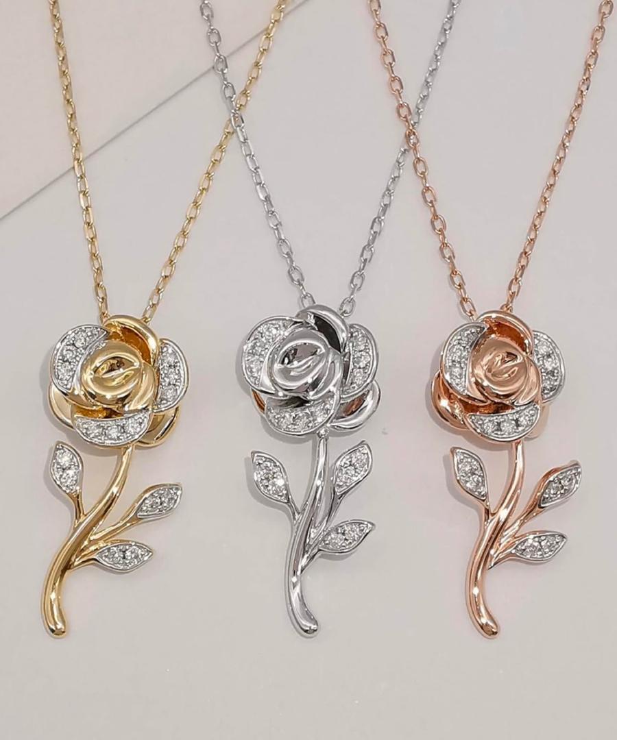 Rose Flower Diamond Pendant Necklace in 18K Gold