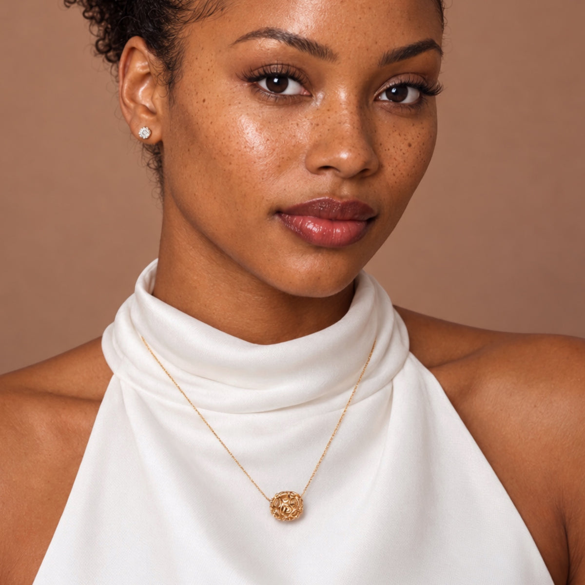 Hearts & Barrel Natural Diamond Necklace in 18KT Gold