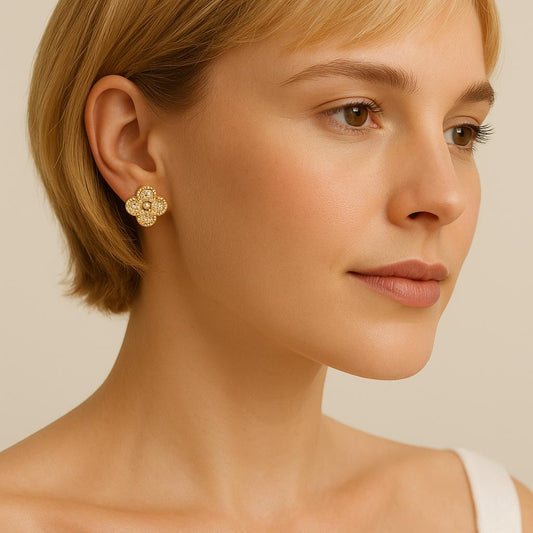 Midball Clover Diamond Stud Earrings in 18k Gold