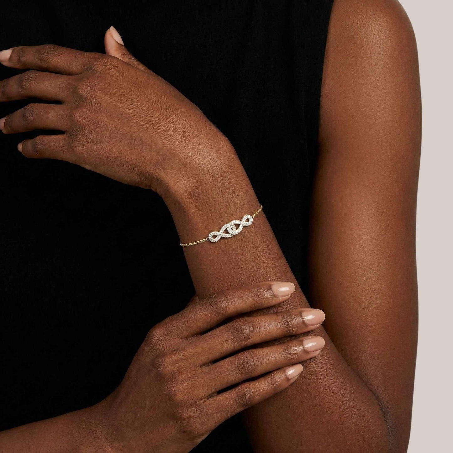 Interlock Infinie Diamond Bracelet in 18KT Gold