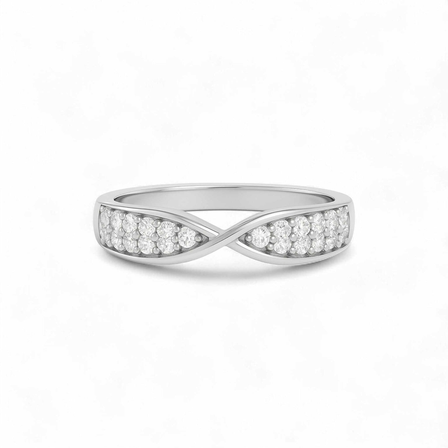 Paris Natural Diamond Band in 18KT Gold