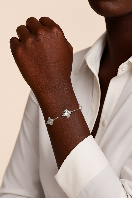Baguette Clover Diamond Bracelet in 18K Gold