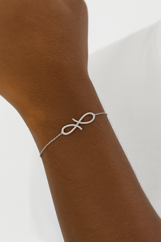 Oiza Infinie Pave Diamond Bracelet in 18K Gold