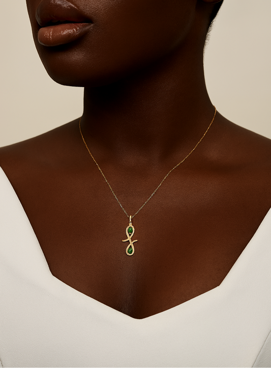 Oiza Infinie Colored Diamond Pendant Necklace in 18K Gold
