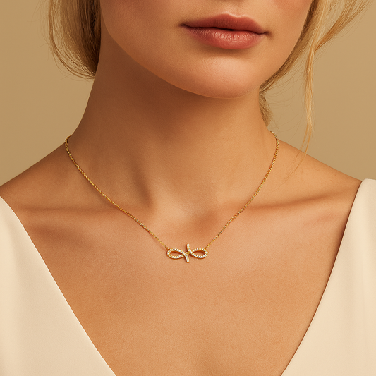 Oiza Infinie Mini Pave Diamond Necklace in 18K Gold