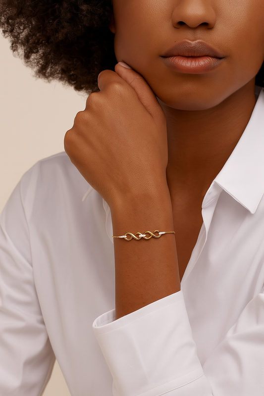 Joan Natural Diamond Bracelet in 18K Gold