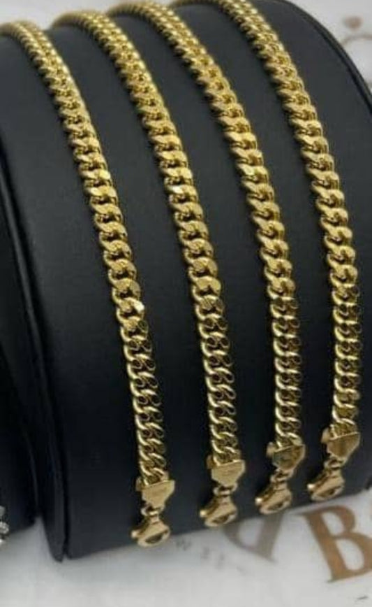 Cuban Link Bracelet in 18K Gold