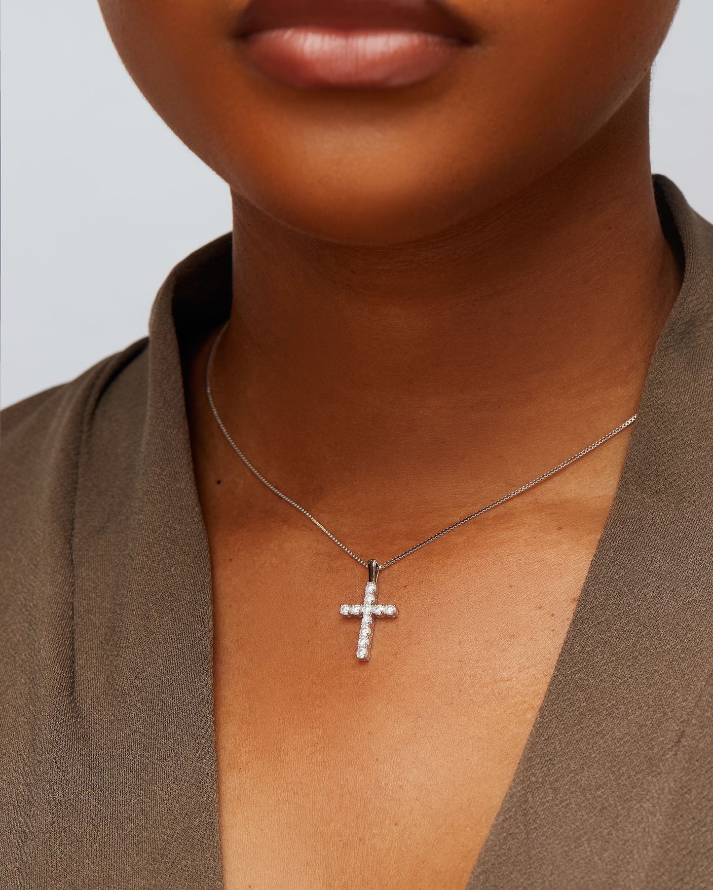 Island Natural Diamond Mini Cross Pendant in 18K Gold